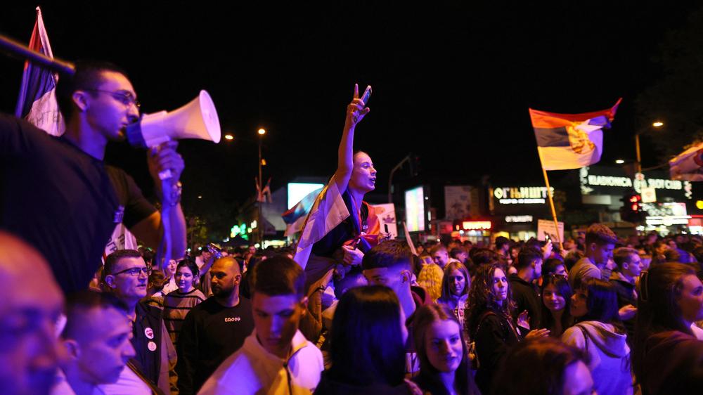  Protestierende in Novi Sad am 26. April 2025