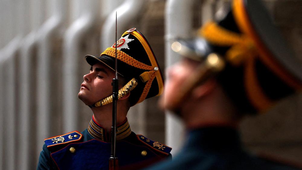  Russische Ehrengarde vor dem Besuch des venezolanischen Präsidenten Nicolás Maduro im Kreml in Moskau