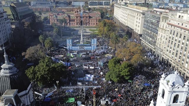 Buenos Aires: Zehntausende demonstrieren für verurteilte Ex-Präsidentin Kirchner
