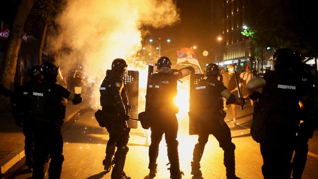 Serbien: Zehntausende fordern in Belgrad Neuwahlen