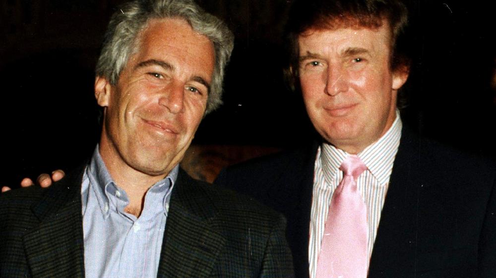 Jeffrey Epstein mit Donald Trump 1997 in Mar-a-Lago.
