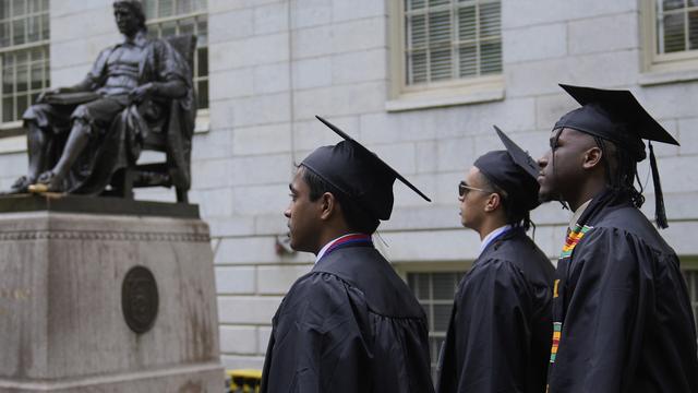Donald Trump: US-Präsident schränkt Visa-Vergabe für Harvard-Studenten ein