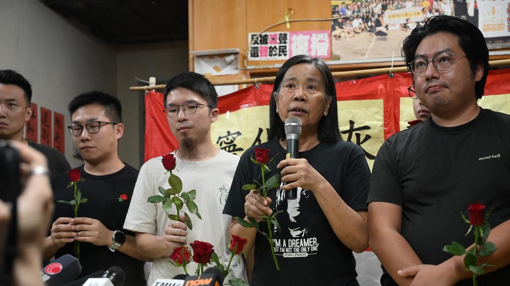  Chan Po Ying, Vorsitzende der Liga der Sozialdemokraten, verkündet in Hongkong die Auflösung der letzten verbliebenen Oppositionspartei – nach fünf Jahren politischem Druck aus Peking.