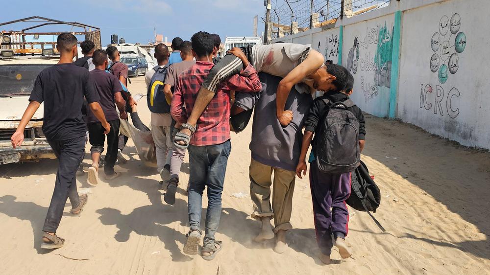  In Rafah sollen durch israelischen Beschuss mehrere Menschen verletzt oder getötet worden sein.