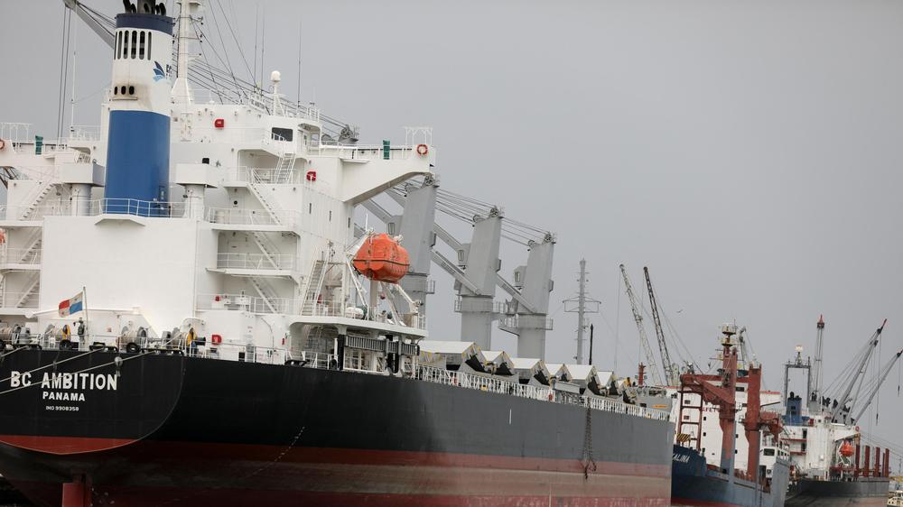  Schiffe liegen im Hafen von Hodeidah am Roten Meer, Jemen, 31. Juli 2024 (Symbolbild).
