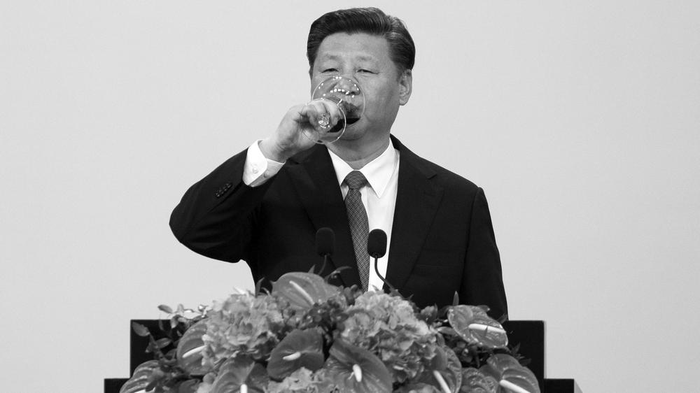 Staatsverschuldung in China: Chinas Präsident Xi Jinping 2017 auf einem Bankett in Hongkong