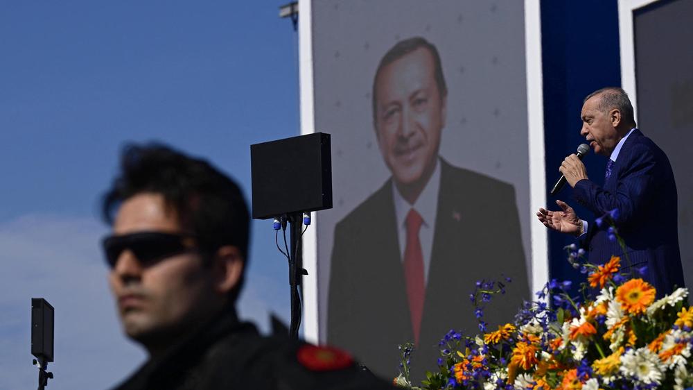  Kritiker vermuten hinter den Verhaftungen von Bürgermeistern eine Strategie des türkischen Präsidenten Recep Tayyip Erdoğan.