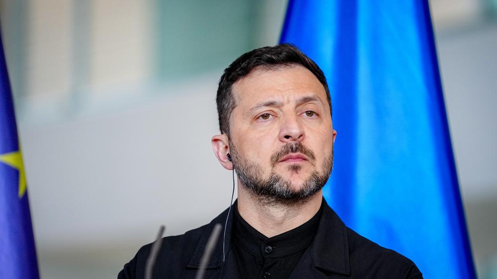 Wolodymyr Selenskyj, Präsident der Ukraine, fordert von Trump weitere Sanktionen gegen Russland.