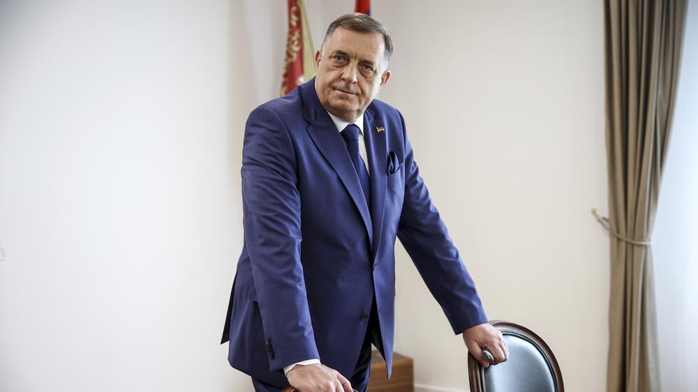  Der Präsident des  bosnischen Landesteils Republika Srpska, Milorad Dodik, steht unter Verdacht verfassungsfeindlicher Aktivitäten.