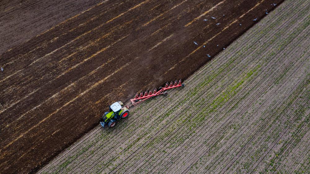  Deutschland lehnt den Entwurf der EU für den Haushalt der Jahre 2028-34 ab, der auch Ausgaben für die gemeinsame Landwirtschaft umfasst.