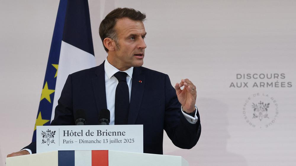  Emmanuel Macron während seiner traditionellen Rede vor dem französischen Nationalfeiertag.