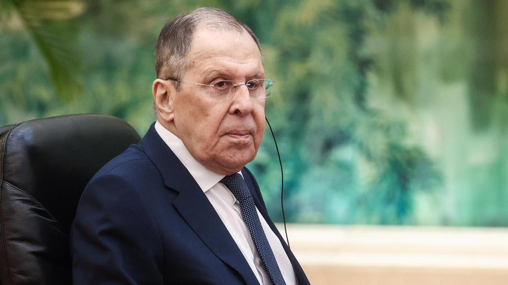 Er habe keinen Zweifel daran, dass Russland mit möglichen neuen Sanktionen fertig werde, sagte er.