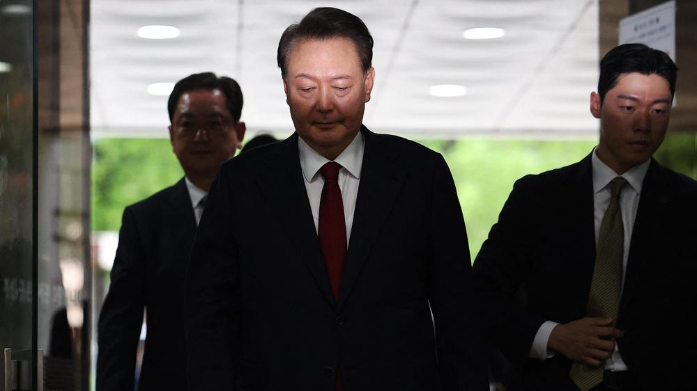  Der frühere südkoreanische Präsident Yoon Suk Yeol kommt nach vier Monaten in Freiheit wieder zurück in Untersuchungshaft.