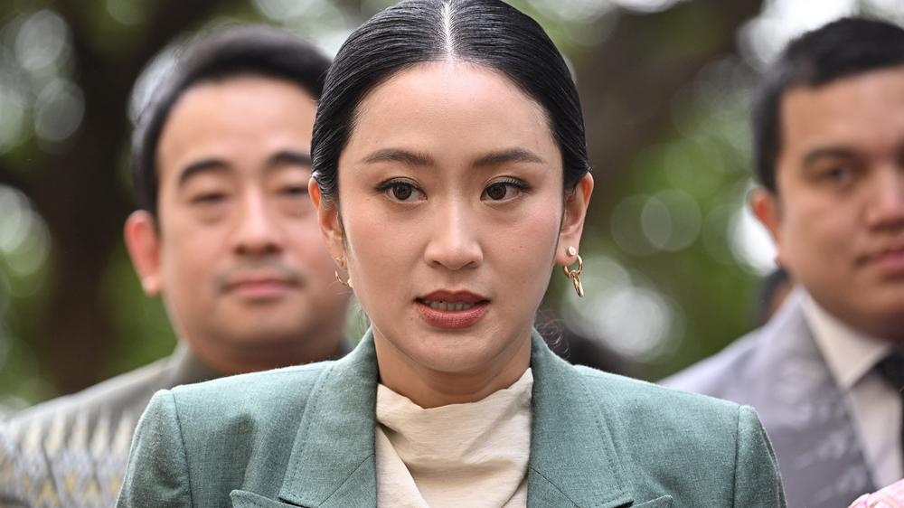  Thailands Ministerpräsidentin Paetongtarn Shinawatra steht in der Kritik. Sie soll gegen ethische Grundsätze verstoßen haben.