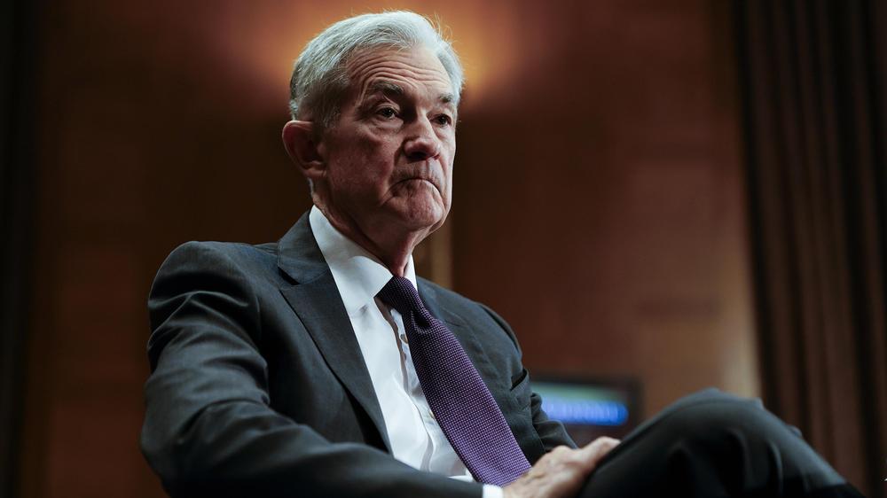  Jerome Powell, sagte vor dem Senatsausschuss für Banken, Wohnungswesen und städtische Angelegenheiten am 25. Juni 2025 in Washington, DC, aus.