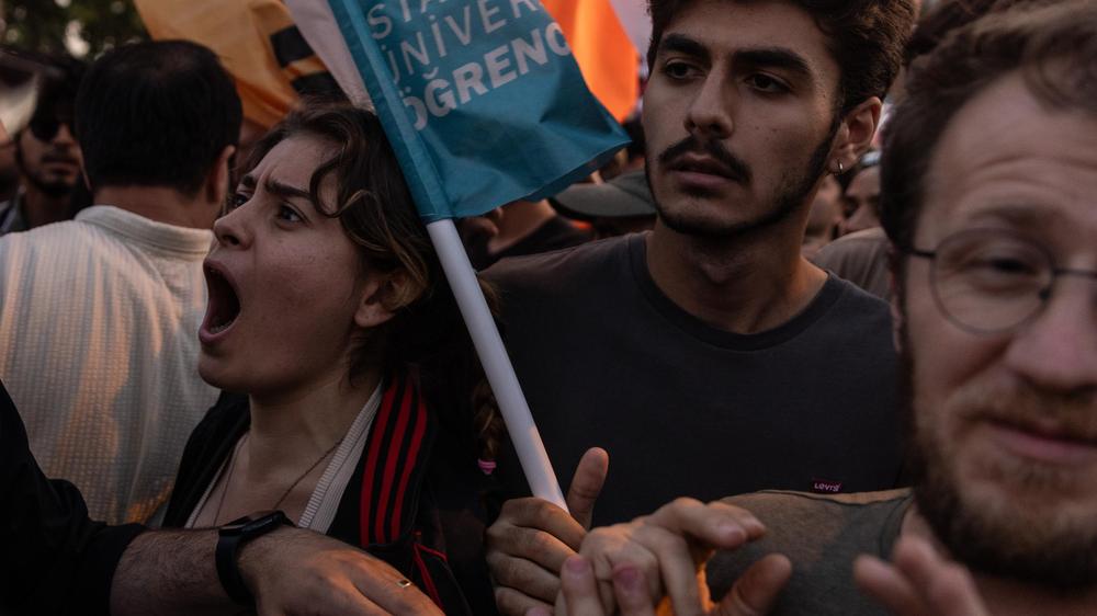  Zweimal pro Woche organisiert die Opposition Kundgebungen. Doch die Protestes haben an den Machtverhältnissen bislang nichts geändert.