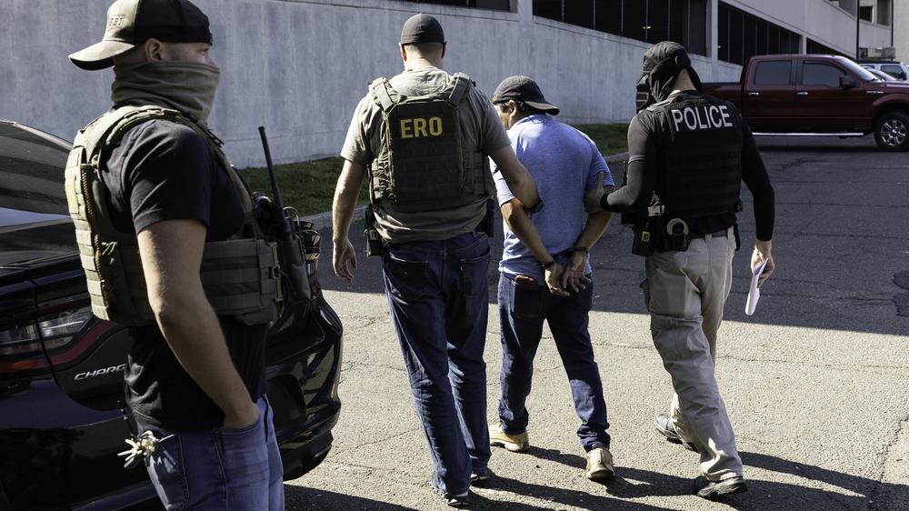  Experten des UN-Menschenrechtsrats haben die Trump-Regierung aufgefordert, Abschiebungen aus den USA in Drittländer einzustellen.