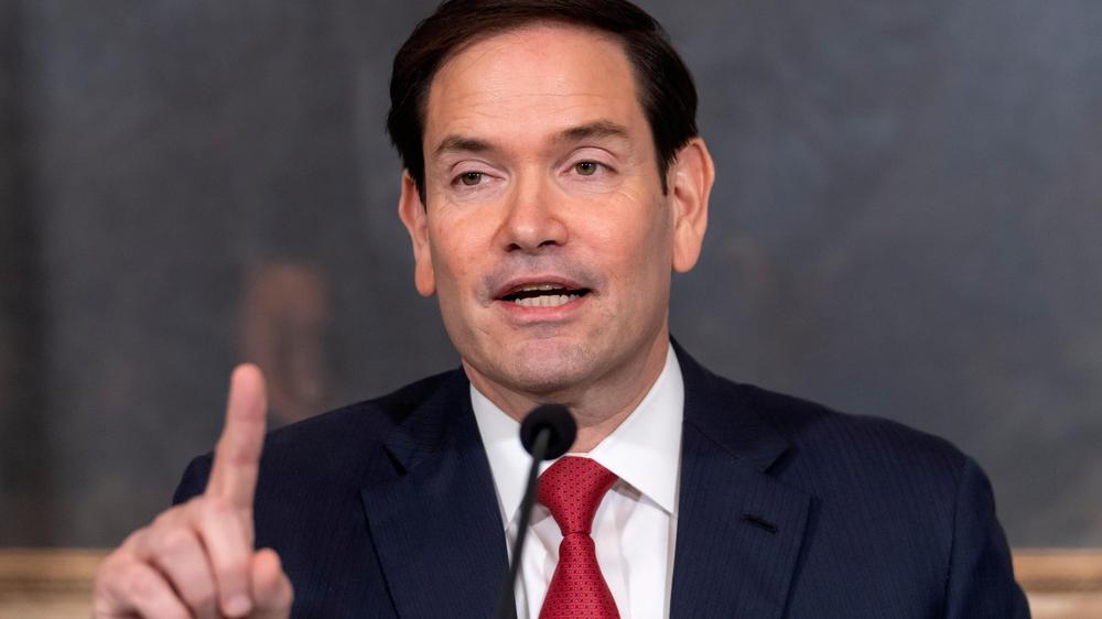 Ein Betrüger hat sich gegenüber ausländischen Regierungsvertretern als US-Außenminister Marco Rubio ausgegeben.