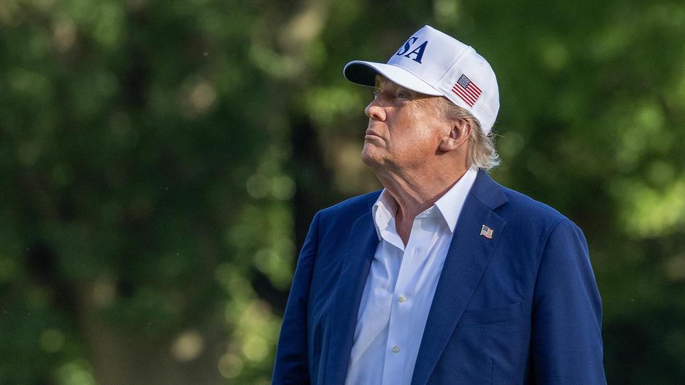  US-Präsident Donald Trump räumt der EU mehr Zeit für eine Einigung mit den USA im Zollstreit ein.