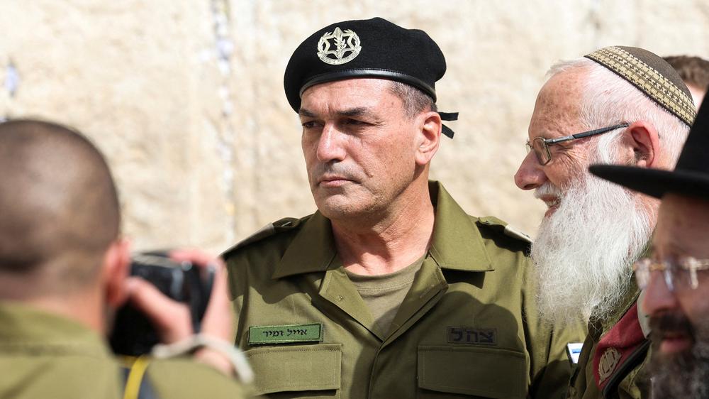  Der Generalstabschef der israelischen Streitkräfte, Eyal Zamir, droht mit weiteren Angriffen im Gazastreifen.