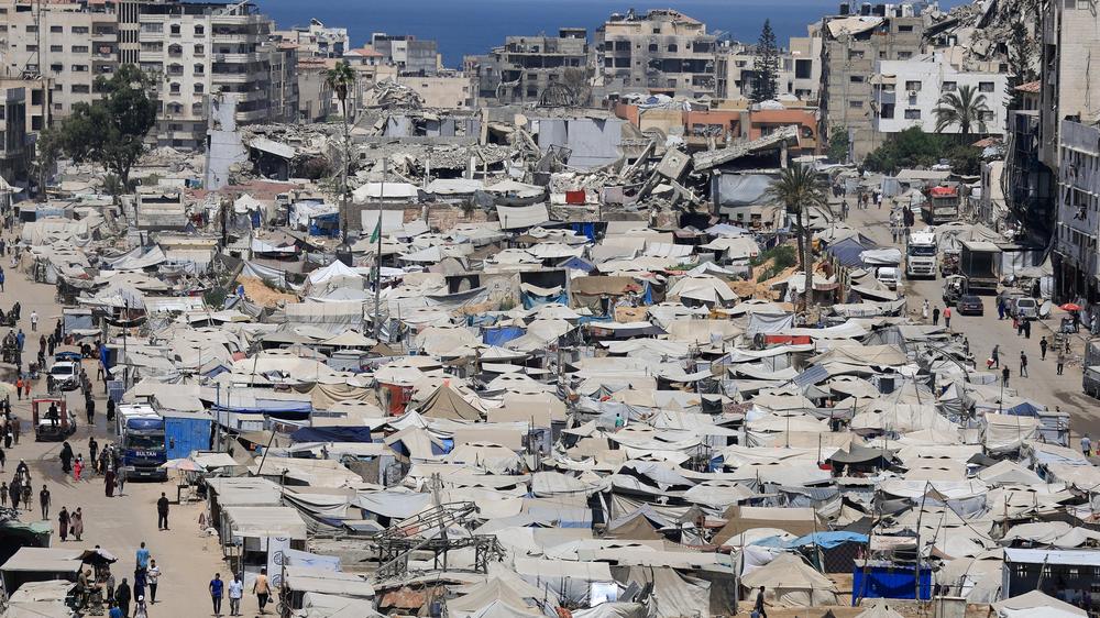  Angesichts eines geplanten Militäreinsatzes in Gaza-Stadt will Israels Armee vertriebene Palästinenser in einem Zeltlager in den Süden des Gazastreifens bringen.