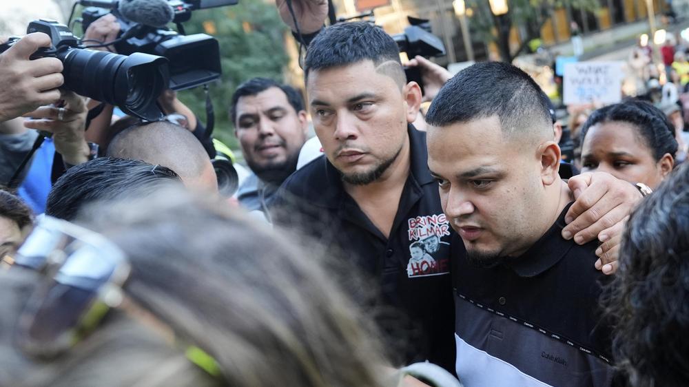  Ábrego García war im März unrechtmäßig nach El Salvador abgeschoben worden und sollte nun nach Uganda ausgewiesen werden.