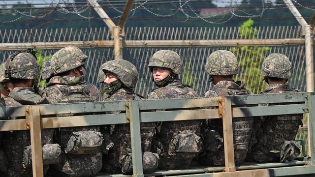 Süd- und Nordkorea: Südkorea gibt Warnschüsse in Richtung nordkoreanischer Soldaten ab