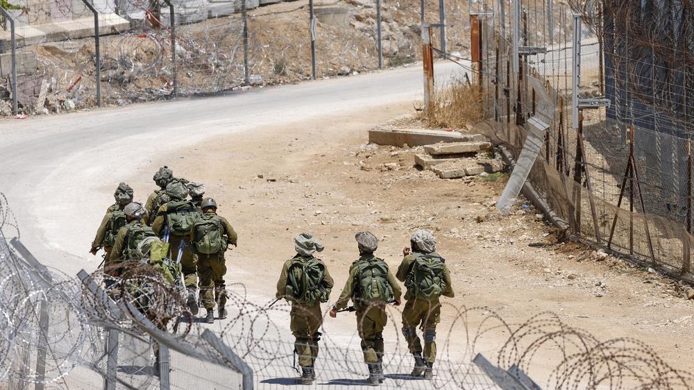  Israelische Soldaten patrouillieren an der Grenze zu Syrien (Archivbild vom Juli 2025).