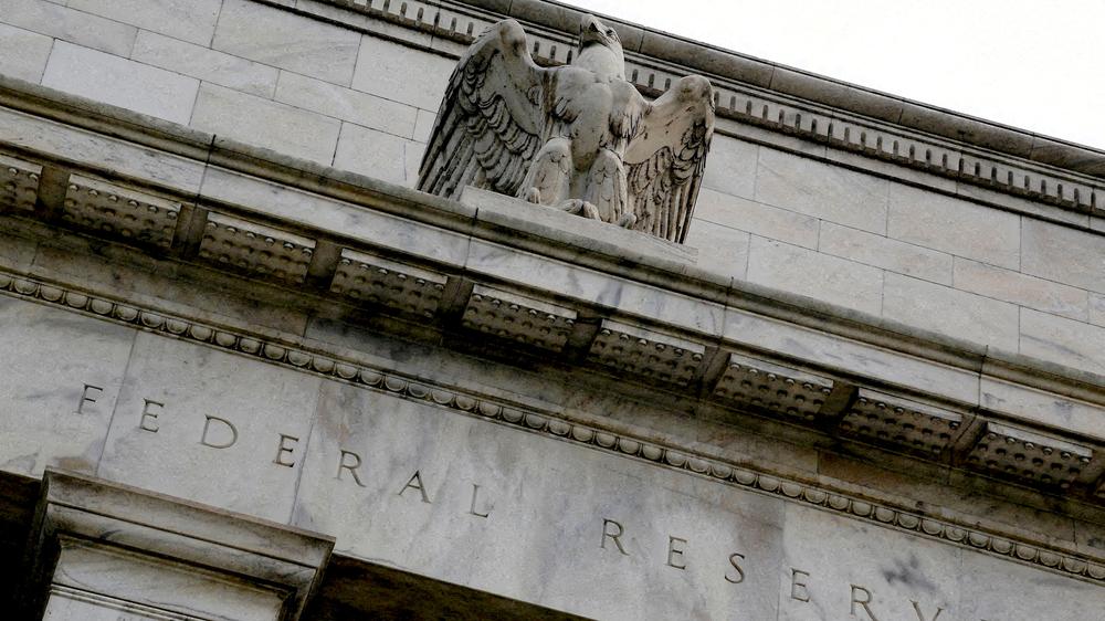  Im Streit um eine Gouverneurin der Federal Reserve hat deren Anwalt eine Klage angekündigt.