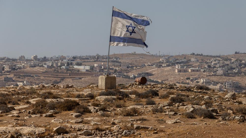  Russland wirft Israel einen mutmaßlichen Angriff auf ein Diplomatenfahrzeug im Westjordanland vor.
