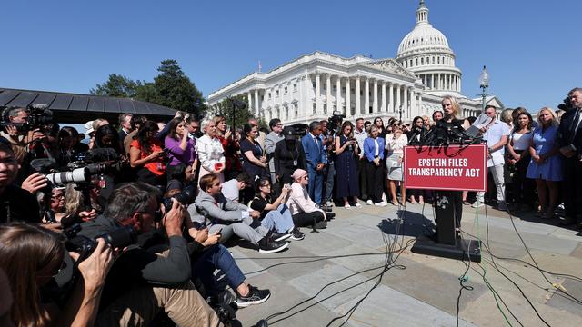 Fall Jeffrey Epstein: Demokraten veröffentlichen angebliche Trump-Grußkarte an Epstein