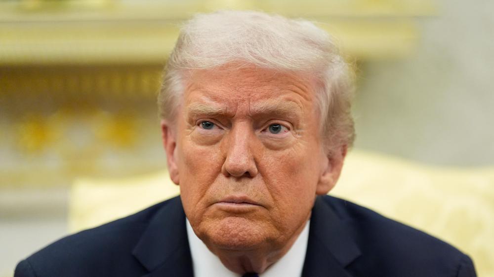  US-Präsident Donald Trump hat die Handelsgespräche mit Kanada wegen eines Werbespots für beendet erklärt.