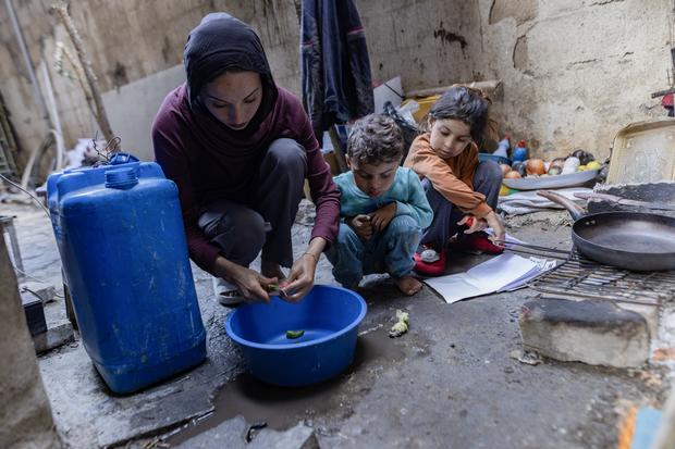Humanitäre Lage in Gaza: Improvisiertes Kochen: Es wird Jahre dauern, bis der Gazastreifen wieder aufgebaut sein wird – vorausgesetzt, die Waffenruhe hält.