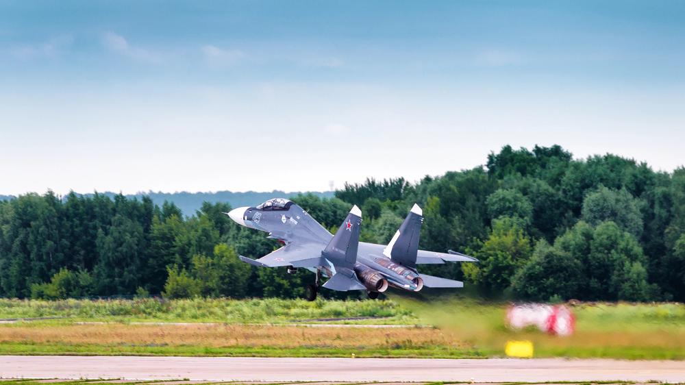  Nach litauischen Angaben handelte es sich um einen SU-30-Jet wie hier abgebildet und ein Tankflugzeug vom Typ IL-78.