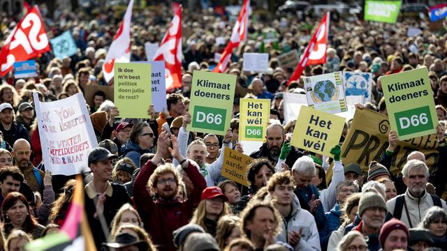 Vor Parlamentswahl: Zehntausende nehmen am Klimaprotest in den Niederlanden teil