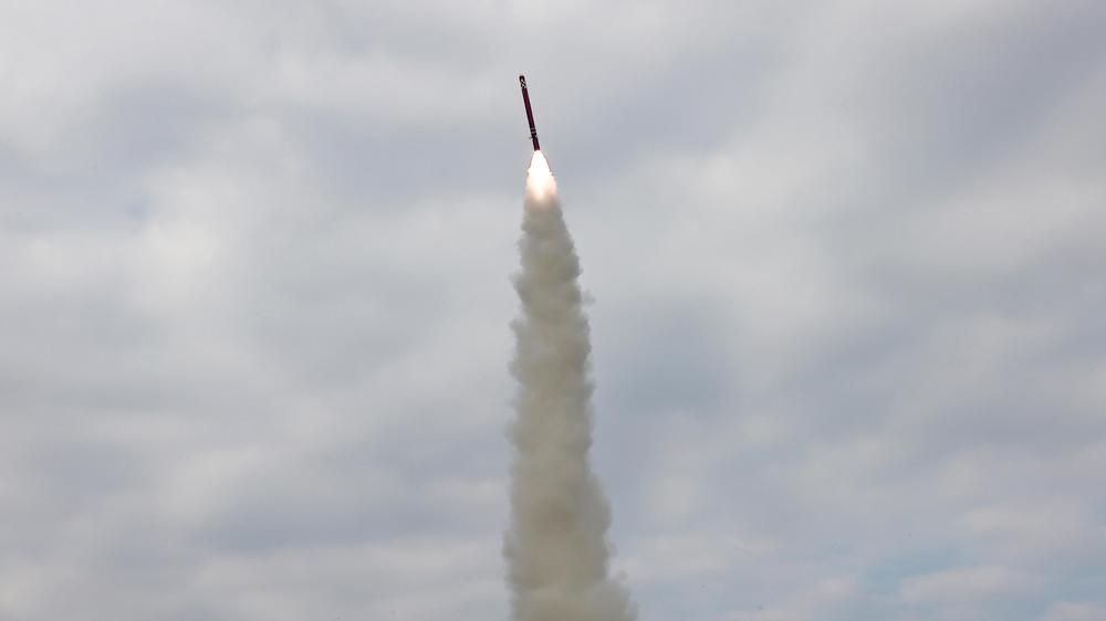  Die Aufnahme der  der staatlichen nordkoreanischen Nachrichtenagentur KCNA zeigt nach Angaben der Agentur einen Testabschuss von strategischen Marschflugkörpern.