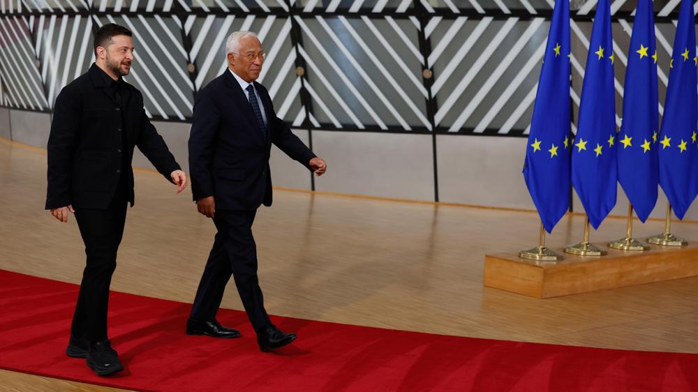 Der ukrainische Präsident Wolodymyr Selenskyj und António Costa, Präsident des Europäischen Rates