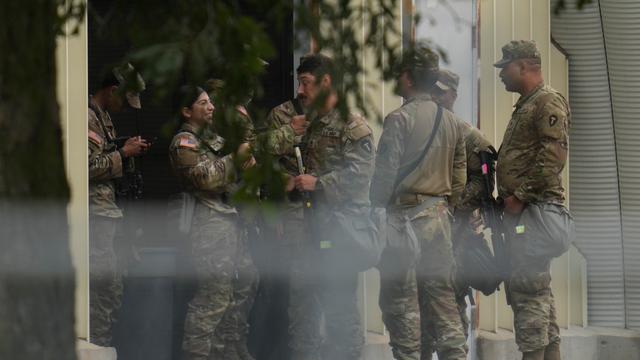 USA: National Guard arrives in Illinois