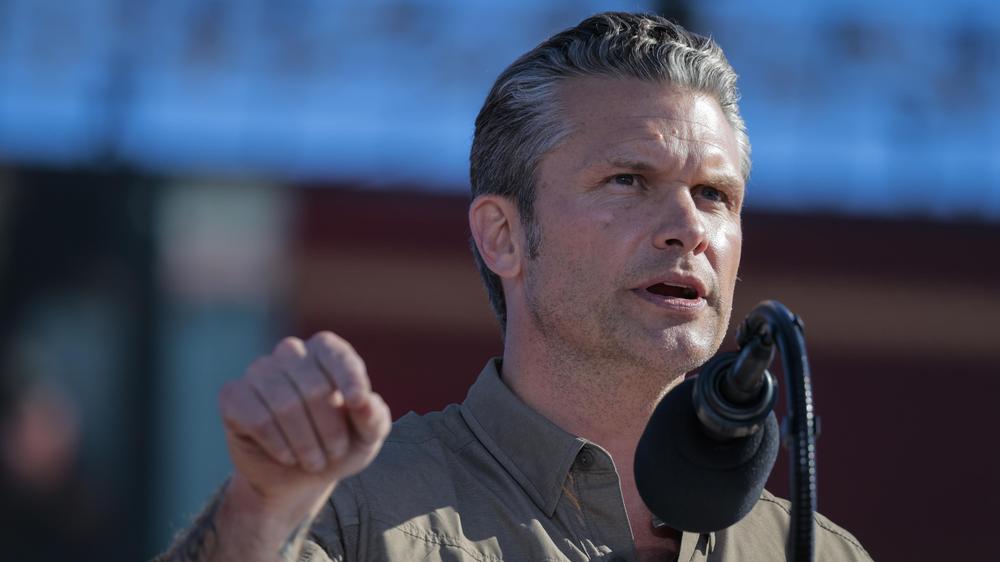  US-Verteidigungsminister Pete Hegseth zufolge hat das US-Militär drei Menschen bei einem Angriff auf ein Boot im Pazifik getötet.