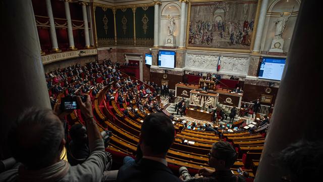 Frankreich: Französische Nationalversammlung stimmt Aussetzung von Rentenreform zu