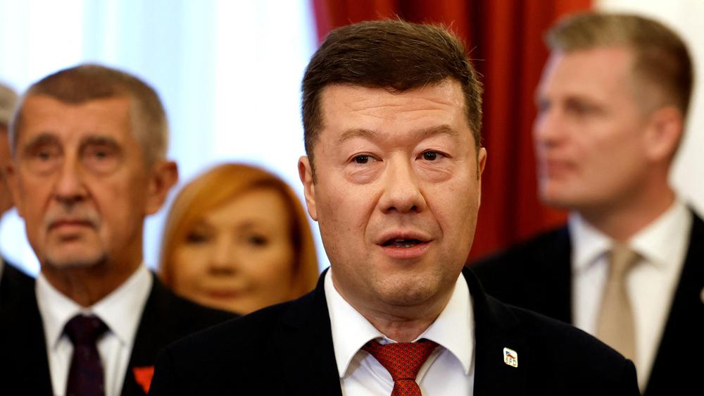  Tschechiens neuer Parlamentspräsident Tomio Okamura gilt als scharfer Kritiker der europäischen Gemeinschaft.