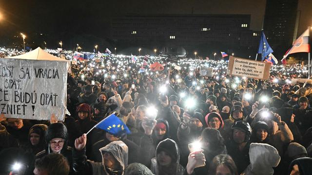 Slowakei: Zehntausende demonstrieren gegen Regierung von Robert Fico