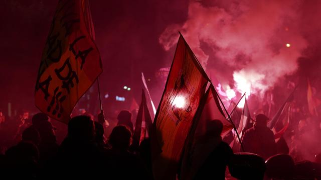 Ob 50. obletnici smrti diktatorja Franca skozi Madrid korakale stotine desničarjev