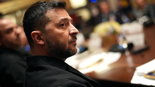 Trump pritiska na Zelenskega, naj sprejme mirovni načrt, ki vključuje ozemeljske koncesije Rusiji