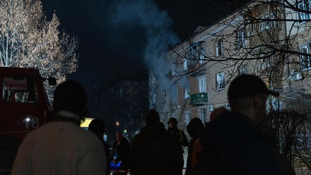 Krieg gegen die Ukraine: Neue Luftangriffe auf Kyjiw treffen Wohnhäuser