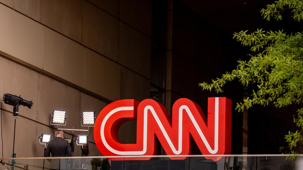  US-Präsident Donald Trump fordert den Verkauf des Senders CNN.