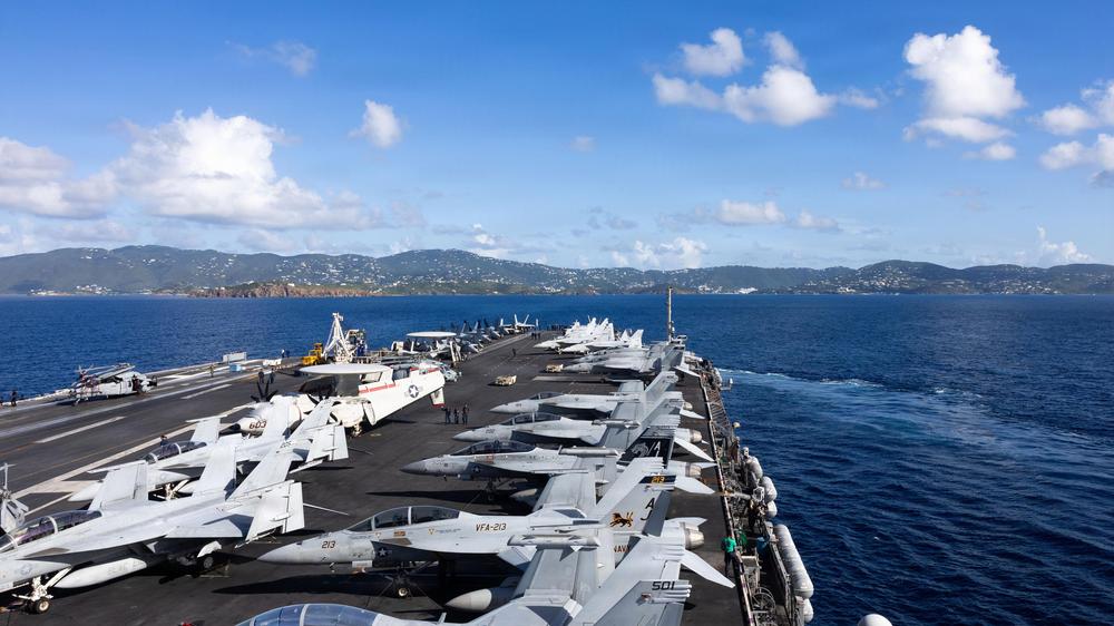  US-Präsident Donald Trump hat eine Seeblockade angekündigt, die auf venezolanisches Öl abzielt. Der Flugzeugträger USS Gerald R. Ford ist bereits in der Region.