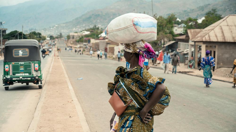  Die Menschen in der kongolesischen Stadt Uvira stellen sich Berichten zufolge auf einen Angriff der M23-Miliz ein, die sich demnach bereits in den Vororten befinden soll.