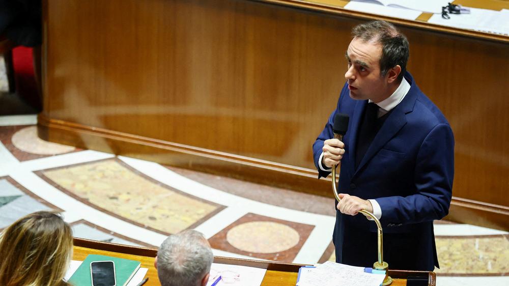  Ursprünglich hatte Lecornu das Ziel, das Haushaltsdefizit auf 4,7 Prozent des Bruttoinlandsprodukts zu senken.