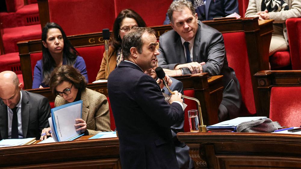  Frankreichs Regierungschef Sébastien Lecornu will das Haushaltsdefizit begrenzen, findet dafür aber keine Mehrheit im Parlament.